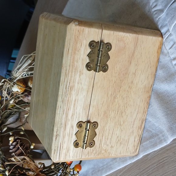 Wooden Recipe Card Holder Hinged Lid w/ Slot Light Wood - Picture 5 of 12